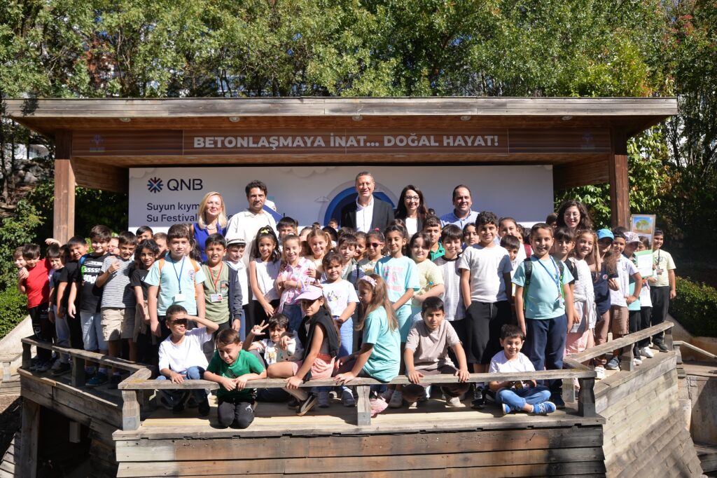 QNB Türkiye’den çocuklara su bilinci çağrısı: “Su ile Hayata” Festivali’nde yüzlerce çocuk, suyun değerini deneyimleyerek öğrendi