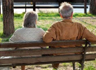 Kadınlar erkeklerden daha uzun yaşıyor: Evrimsel ve genetik açıklamalar
