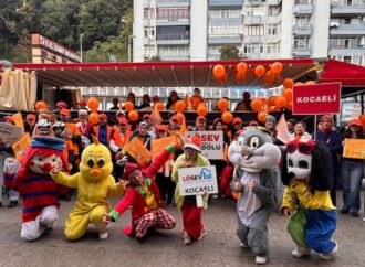 LÖSEV, Lösemili Çocuklar Sağlık ve Eğitim Vakfı, löseminin önlenebilen ve tedavi edilebilen bir hastalık olduğunu vurgulamak için 2-8 Kasım Lösemili Çocuklar Haftası’nda Türkiye’nin dört bir yanında farkındalık etkinlikleri düzenliyor