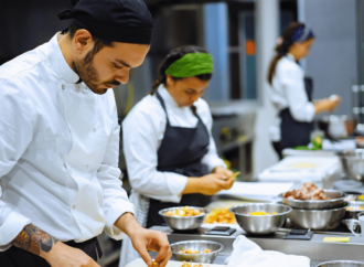 Dünyanın en iyi restoranından okul mutfağına: Bir şefin yolculuğu