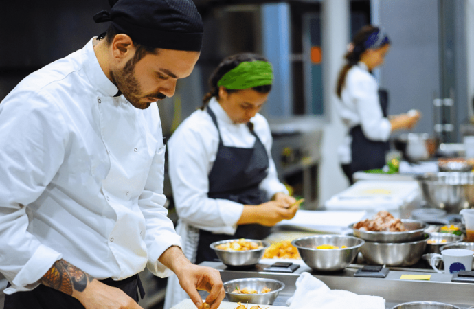 Dünyanın en iyi restoranından okul mutfağına: Bir şefin yolculuğu