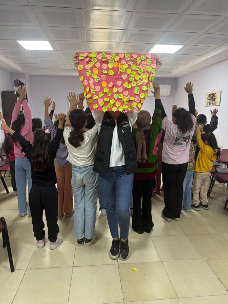 Maya Vakfı’nın Dünya Çocuk Hakları Günü’ne Özel Etkinliğinde Çocuklardan Mesaj: Kötülük İyiliğe Dönüşsün