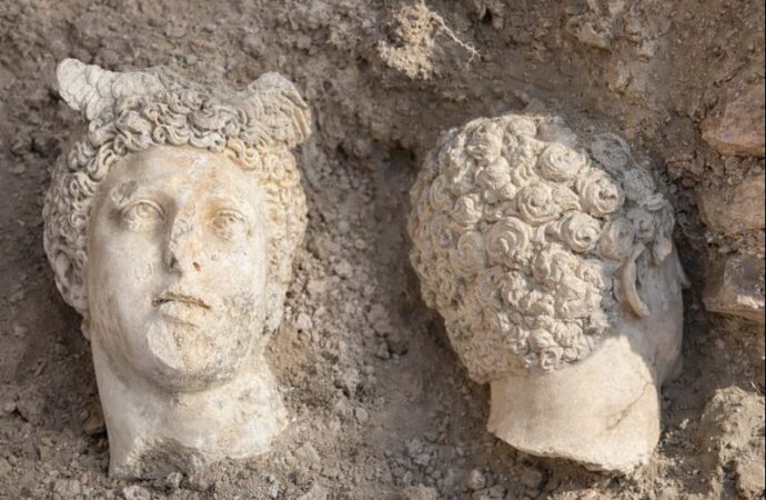 Denizli’de Hermes heykeli başı bulundu