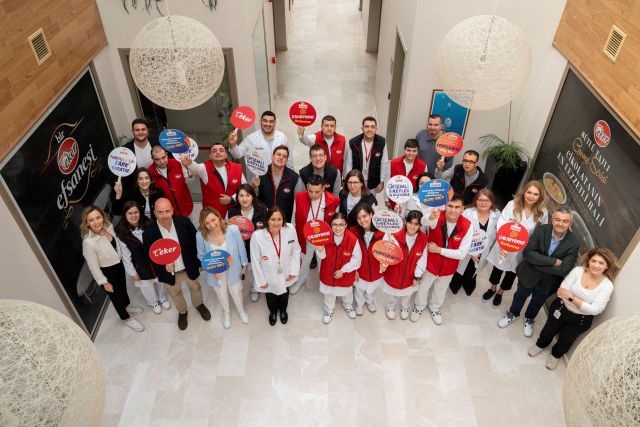 Otizmli çalışan sayısını 14’e yükselten Eker, 8 yıllık “Otizmli Bireyler İş Gücünde” deneyimini kitaplaştırdı