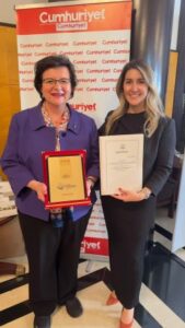 Bilim Gençlerle Kazanacak projesi Cumhuriyet ‘Bilimsel Eğitime Katkı Ödülü’ne layık görüldü