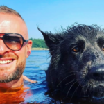 Terapi köpeği olarak görev yapan Nya yolcuların kaygısını azaltıyor