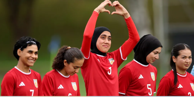 Afgan kadın futbolcular beş yıl sonra yeniden sahada