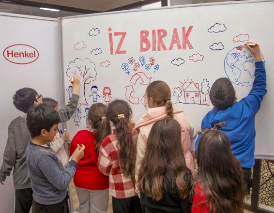 Türk Henkel’in İz Bırak Projesi, bu yıl İzmir’li çocuklarla buluştu…