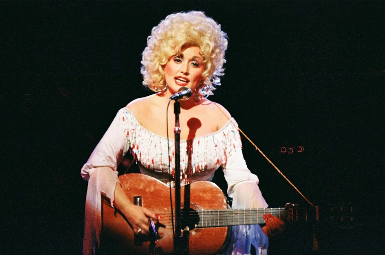 80 yaşında hayatını kaybeden Dolly Parton bilim dünyasında da iz bıraktı