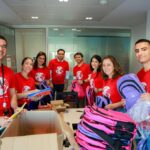 150. yılında, Lilly gönüllülerinden kız çocuklarının eğitimi için 150 çanta